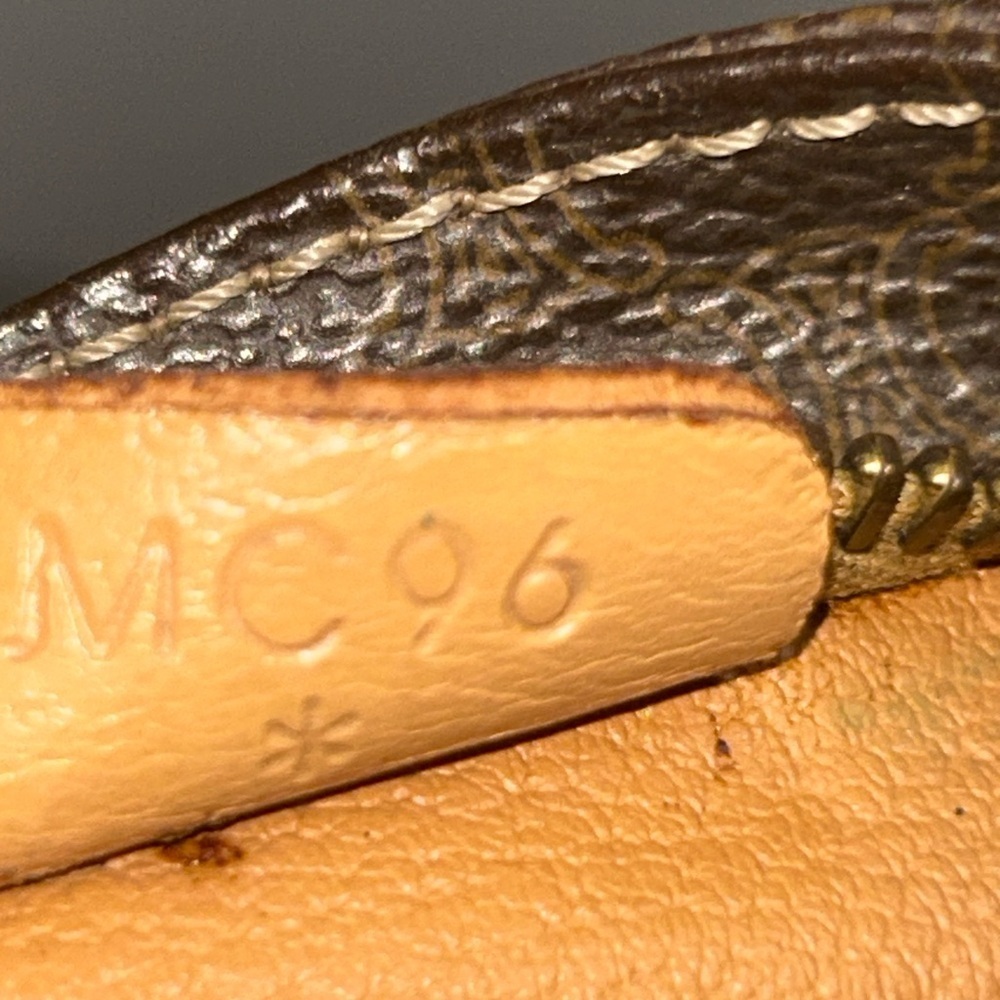 GUC Celine Triomphe Leather shoulder bag - Picture 16 of 16